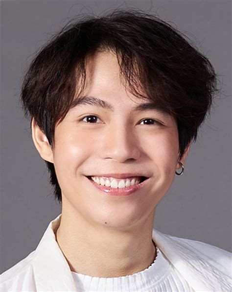 Kanaphan Puitrakul (เฟิร์ส คณพันธ์ ปุ้ยตระกูล) .